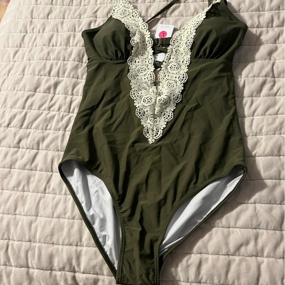 Cupshe One Piece Swimsuit size Large